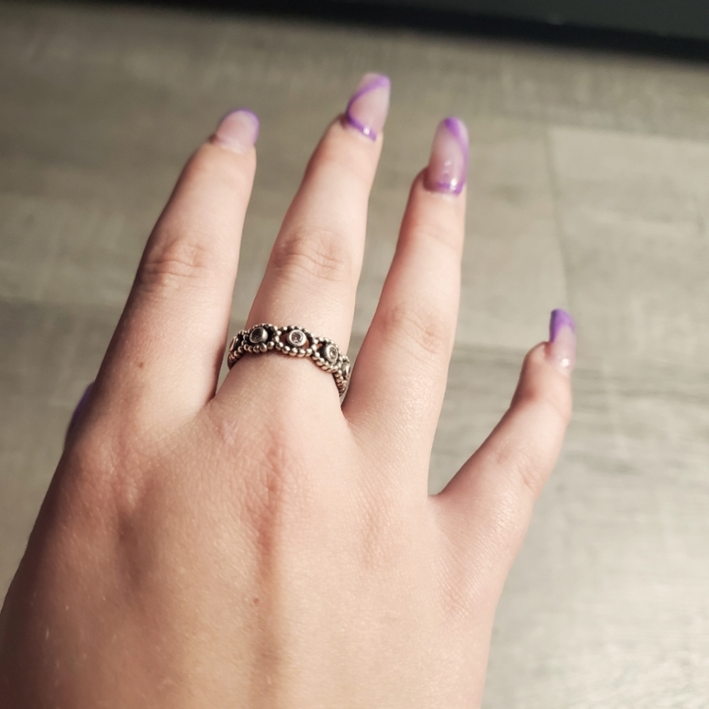 Size 7 ring.
